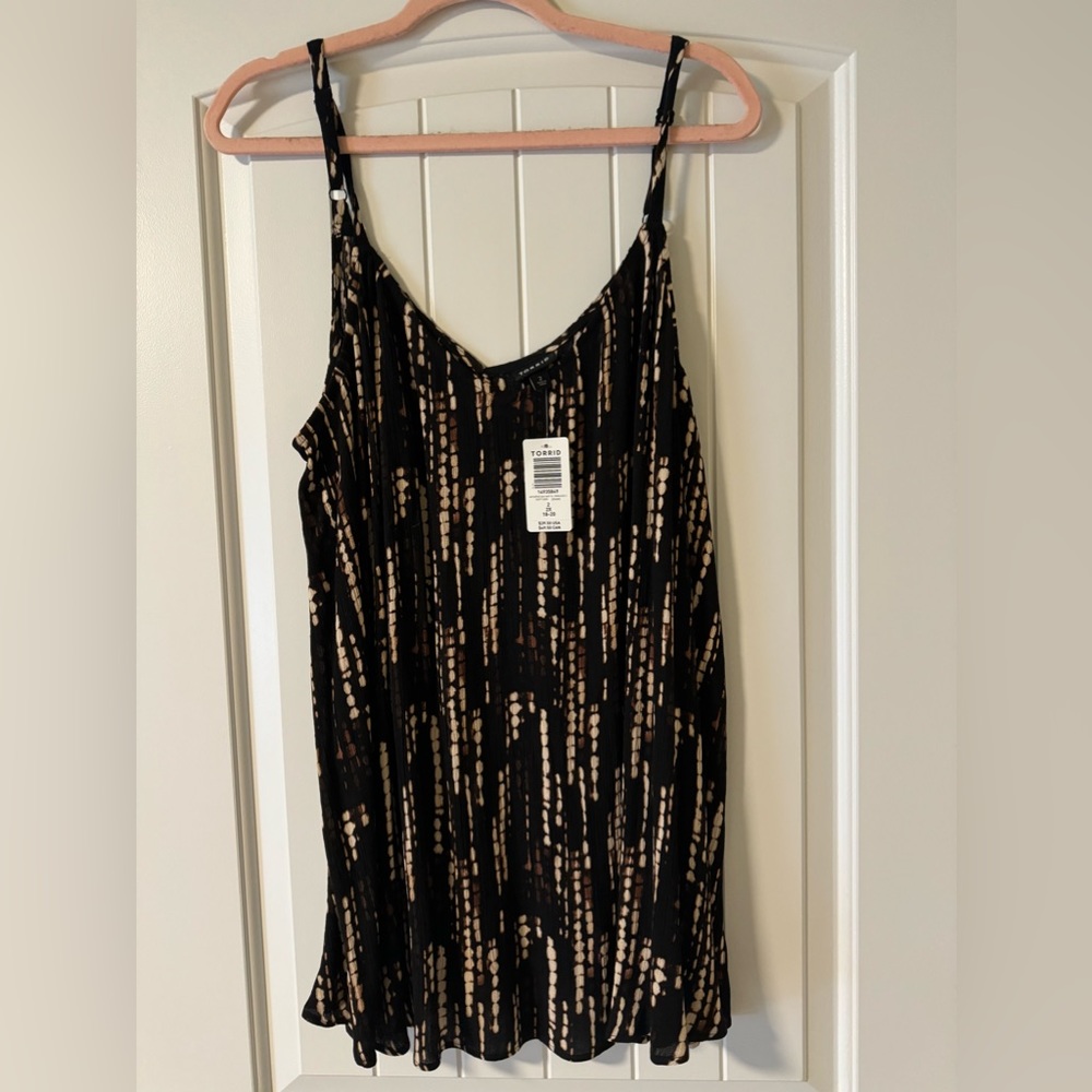 Torrid Sophie Crinkle Gauze Swing Cami. NWT SIZE 2 (18/20)